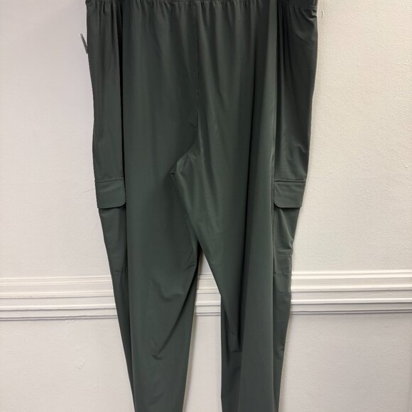 NWT Old Navy High Waisted SleekTech Wide Leg Comfy Cargo Pants 2X - Picture 4 of 7